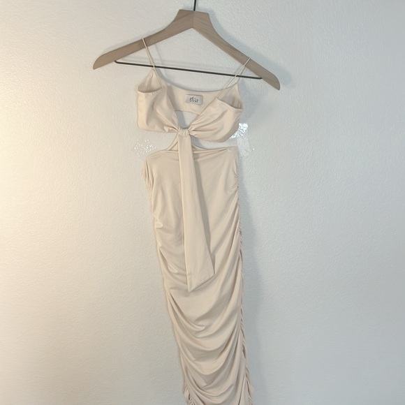 Chic Oh Polly Midi Dress in Cream US2 - Picture 2 of 5